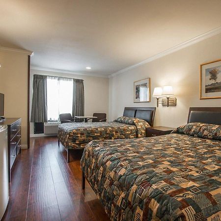 Rodeway Inn Riverside Bagian luar foto