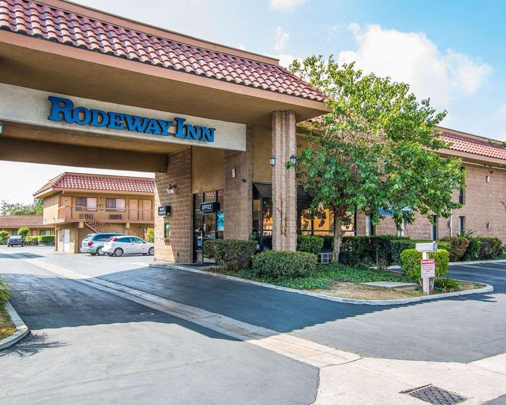 Rodeway Inn Riverside Bagian luar foto