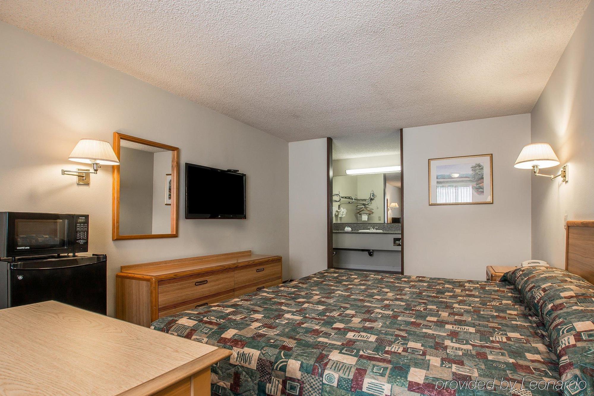 Rodeway Inn Riverside Bagian luar foto