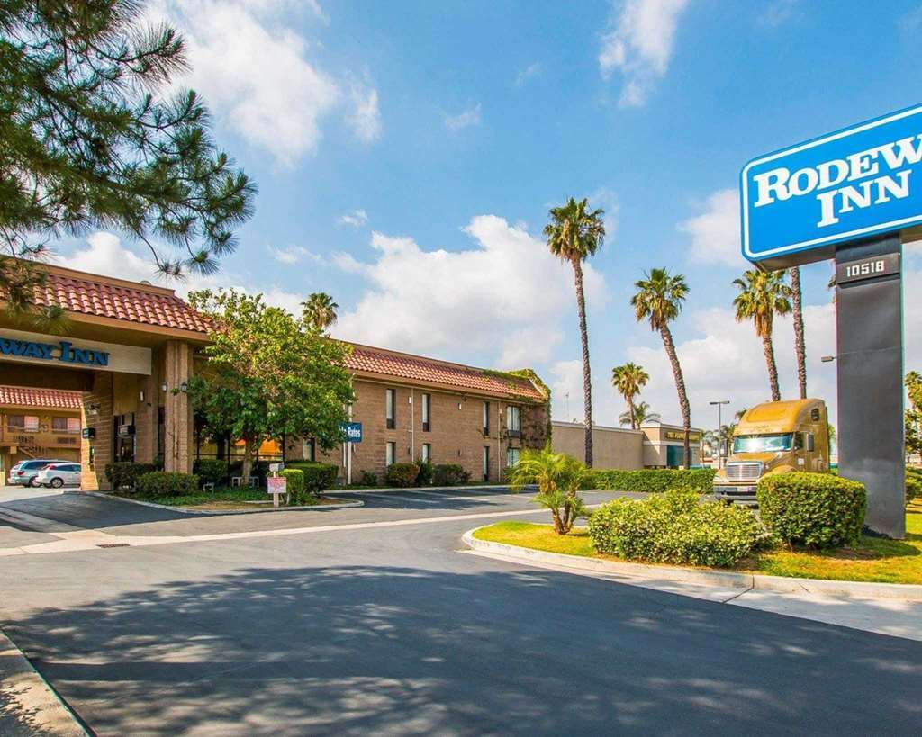 Rodeway Inn Riverside Bagian luar foto