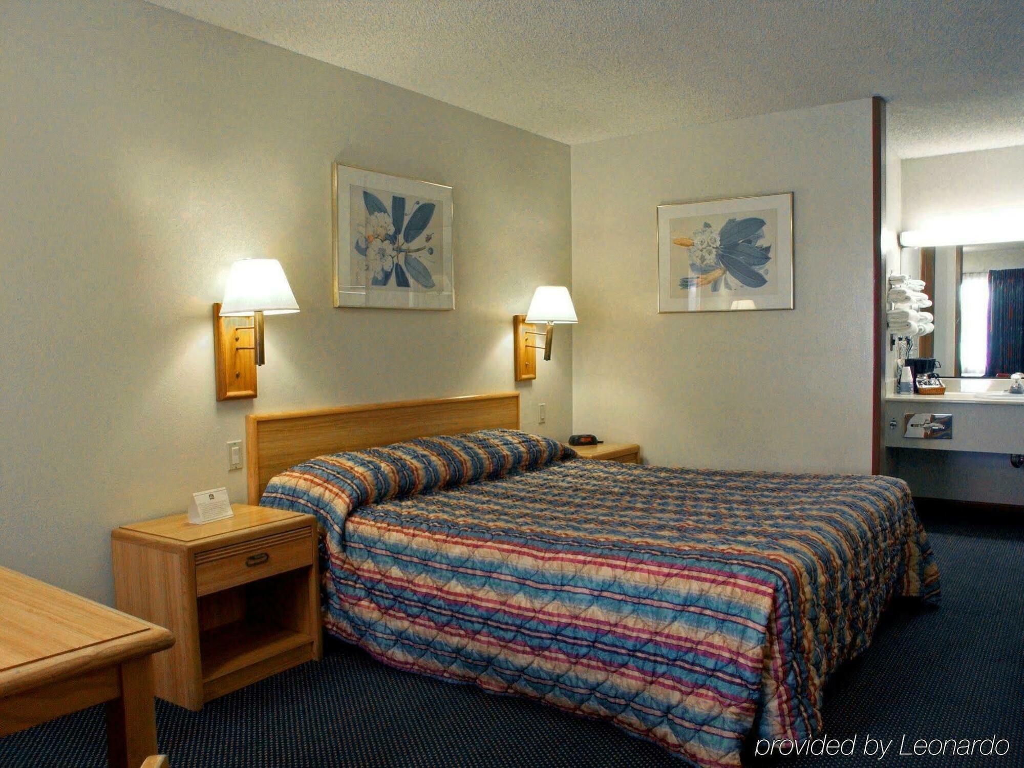 Rodeway Inn Riverside Bagian luar foto